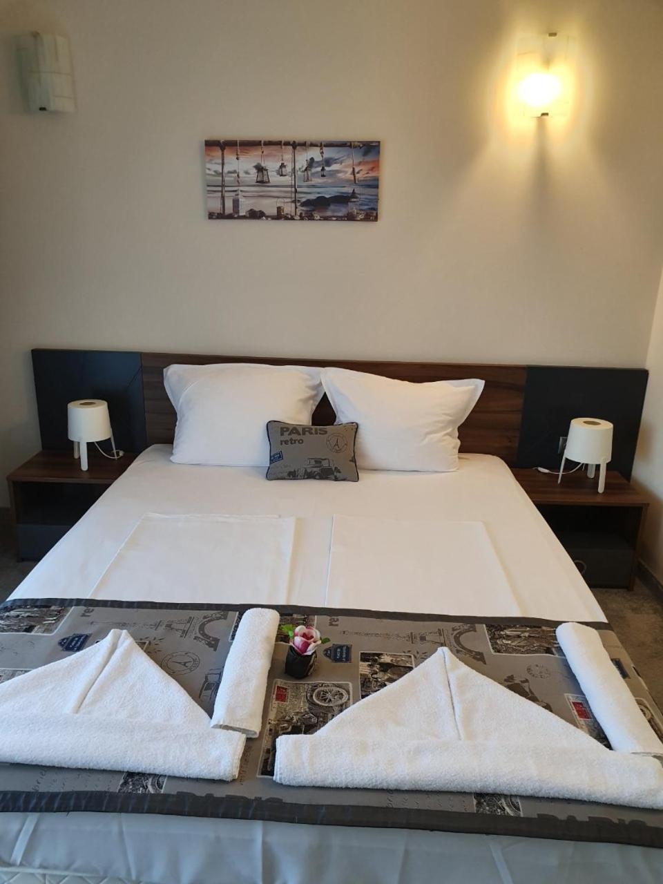 Family Hotel Novel City 布尔加斯 客房 照片