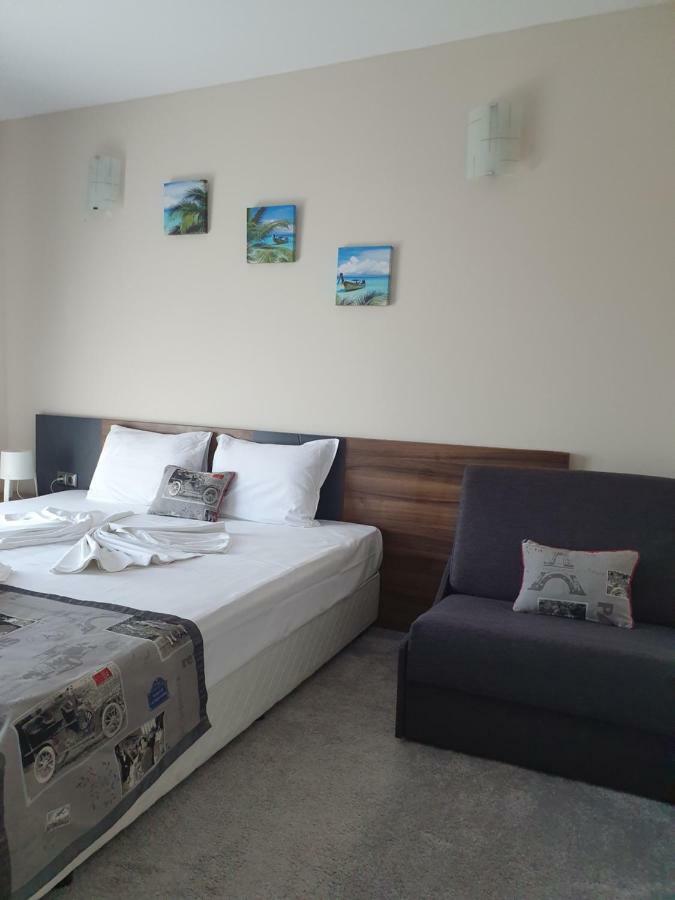 Family Hotel Novel City 布尔加斯 客房 照片